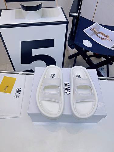 Picture of Maison Margiela Shoes Women _SKUfw139281264fw